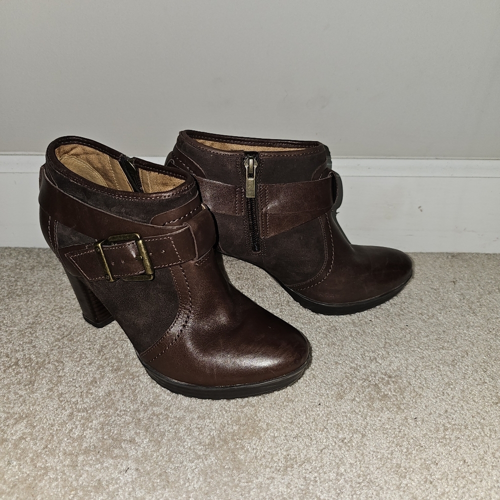 Clarks Brown Leather Suede Buckle Heeled Ankle Bootie